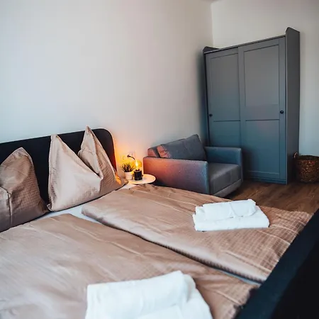 Apartment Poker Apartmanhaz