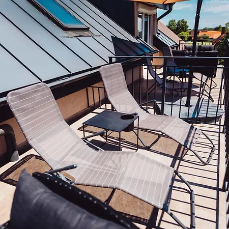 Apartment Poker Apartmanhaz Balatonlelle