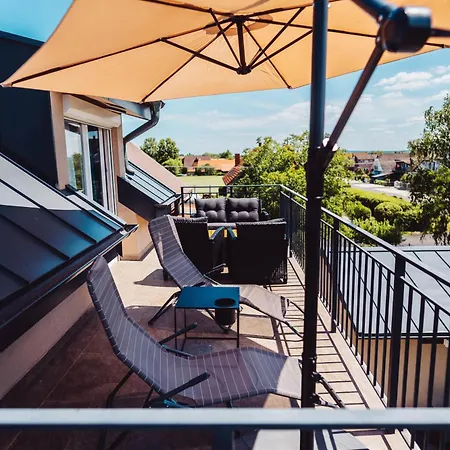 Apartment Poker Apartmanhaz